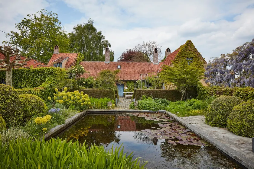 Rural stays in style - Image 1