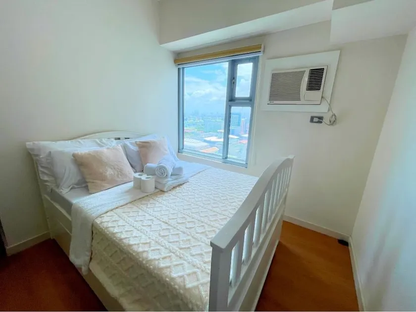 Homestay UP-PGH, St Lukes & Robinsons Place Manila - Image 1
