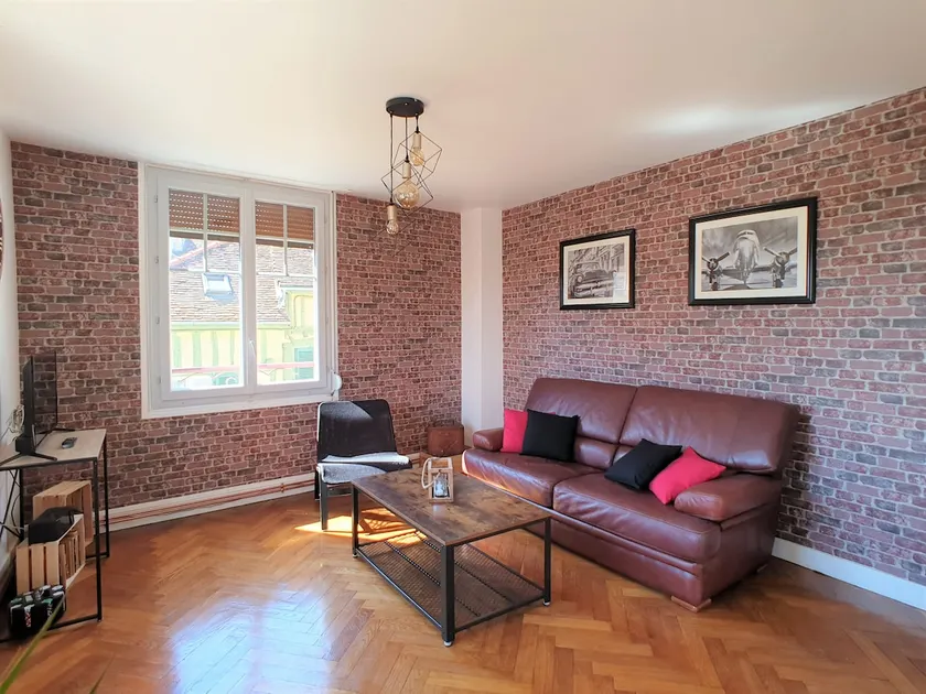 At 36,center of old reachy, view and bright p6 - Image 1