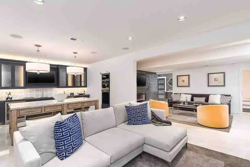 The WhiteHouse Entertain Suite! Carmel, WestClay - Image 1