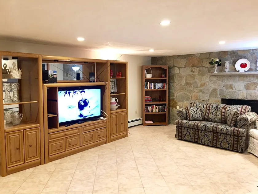 Hidden Gem Near Boston w/ 2 bedrooms and huge family and activity room space - Image 1