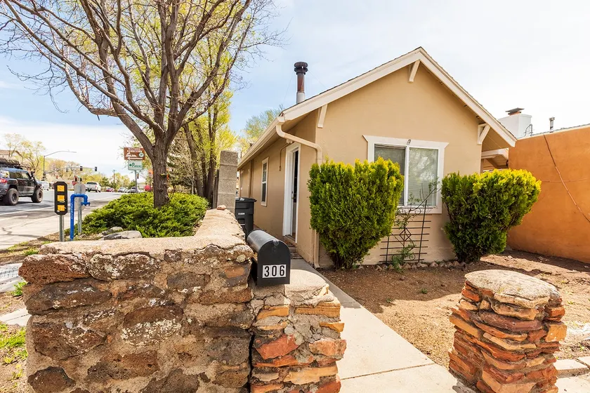 Historic 2 bedroom Downtown Flagstaff Home - Image 1