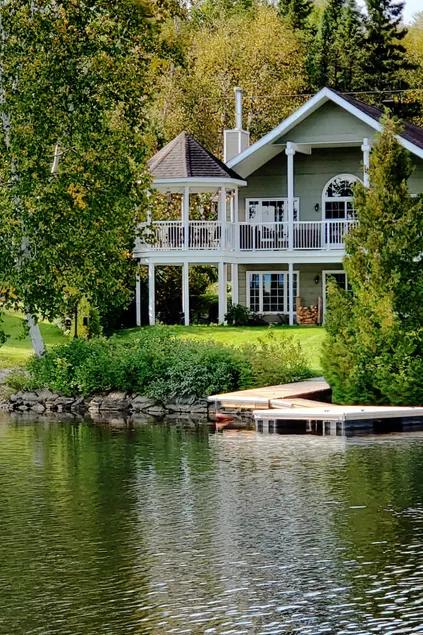 Martineaulac / waterfront / large chalet - Image 1