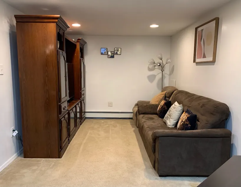 Spacious & Comfy One Bedroom w/ Private Entrance - Image 1