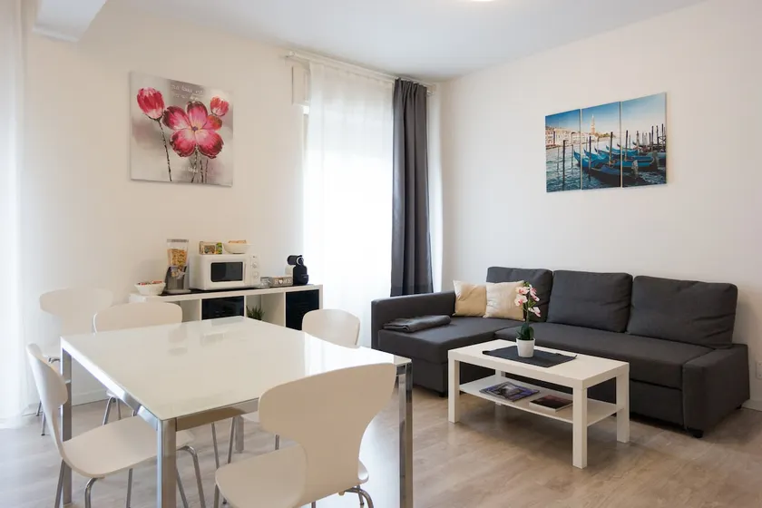 Zara Venice Apartment - Image 1