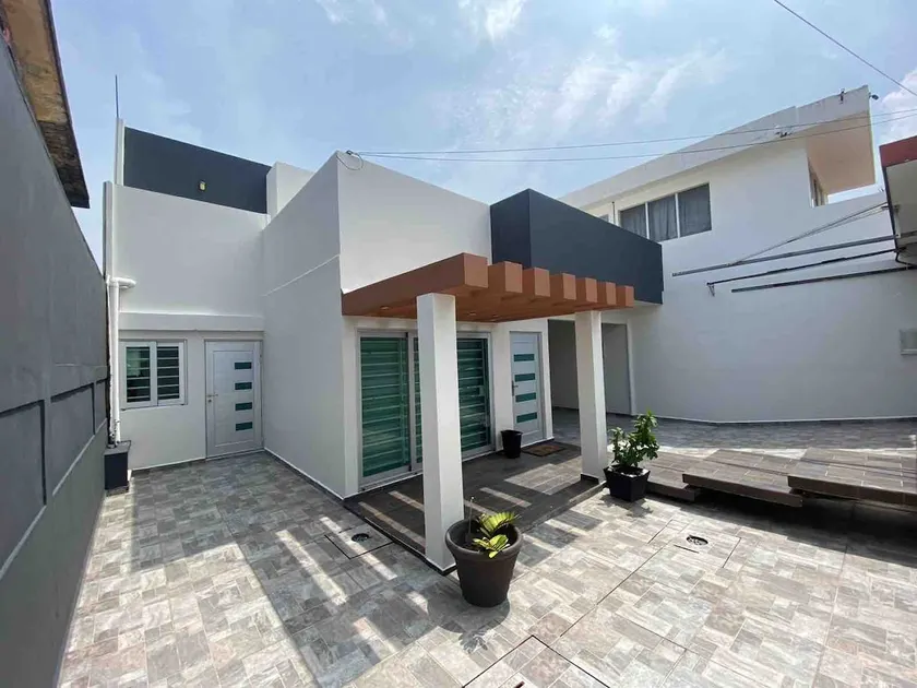SOHOZ1-Luxury Home-3 Bedrooms-3 Bathrooms-3 Parking Spaces-Wi-Fi-6 Guests - Image 1