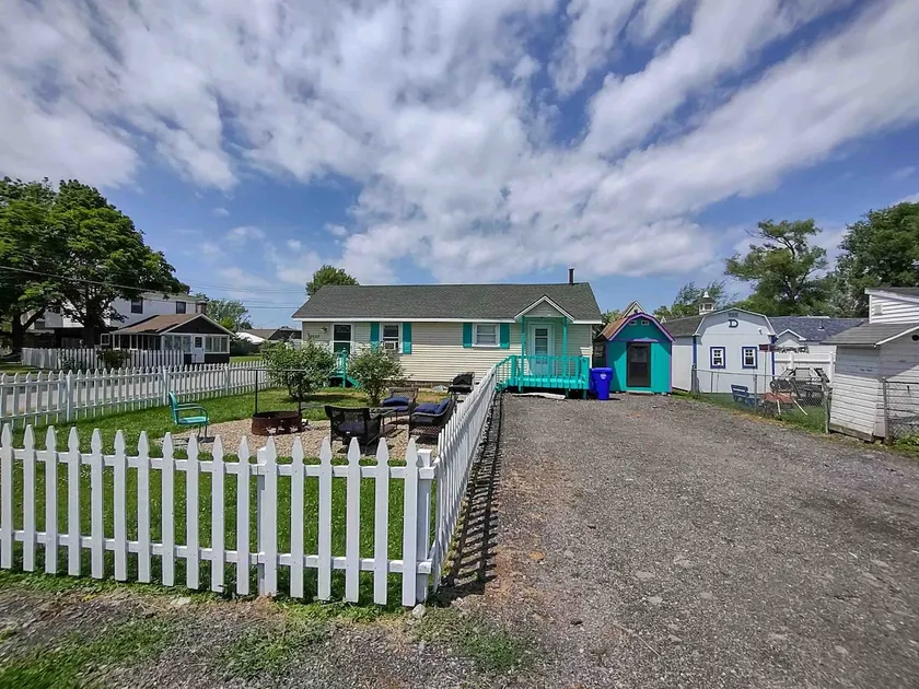 Anchors Away Cottage with Hot tub! - Image 1