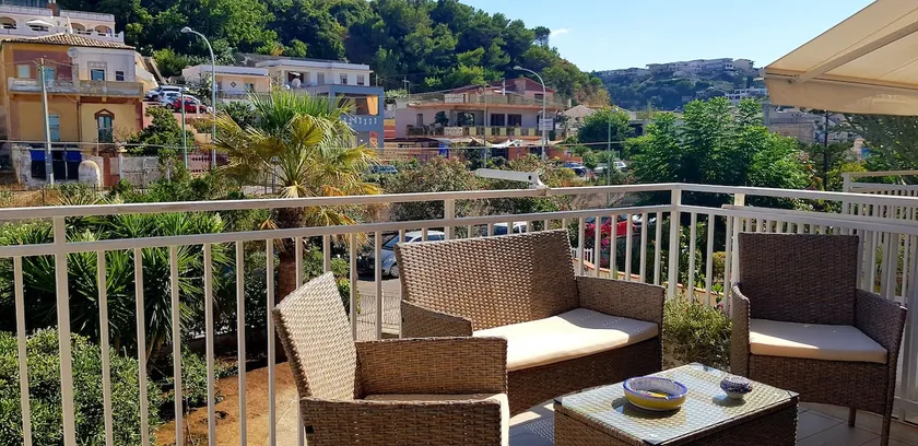 The villa overlooking the sea (HOME-HOLIDAYS) - Image 1