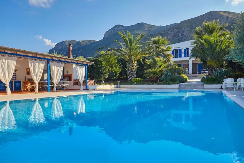Villa House Blue Pool. Paradise mellem himmel og hav - Image 1