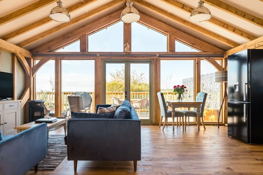 Oak Framed Home with Countryside Views & Hot Tub - Image 1