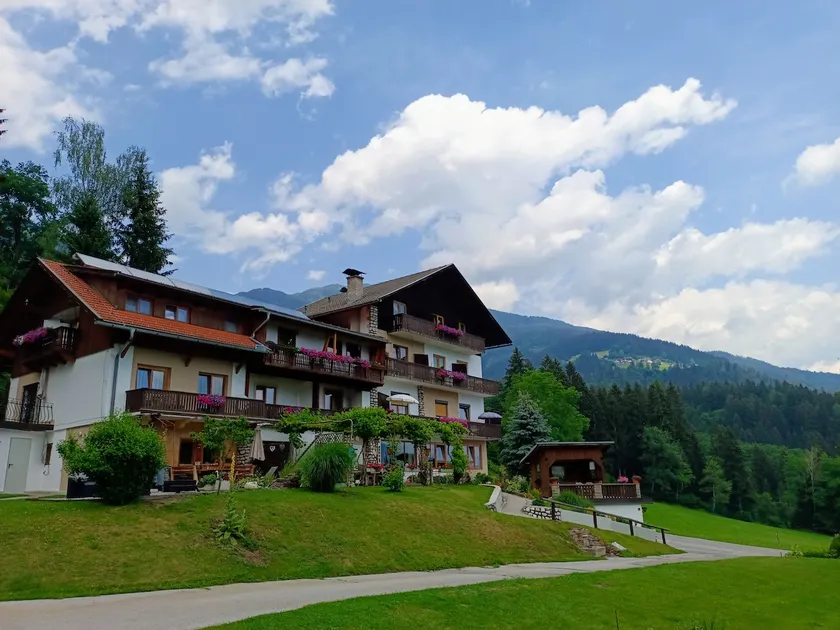 Apartment with mountain views. Newly renovated apartment with terrace and balcony. - Image 1