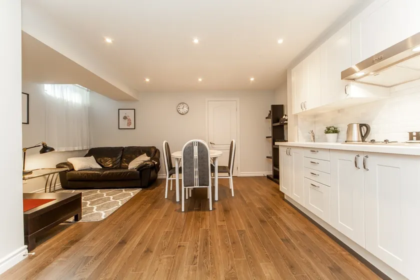 ★1-Bdrm Aprt Private entrance, parking, laundry ★ - Image 1