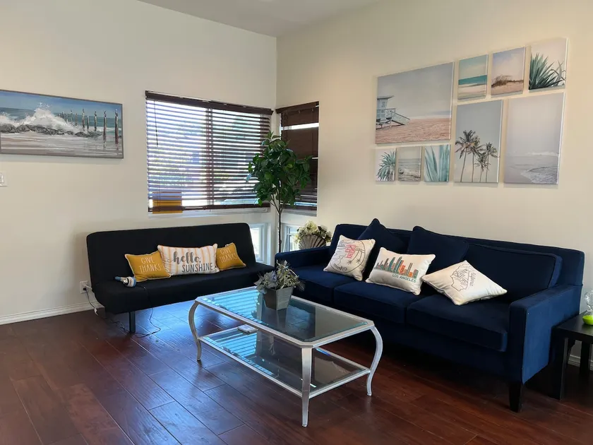 Long Beach Getaway -3 Bedroom/2 Bathroom - Image 1