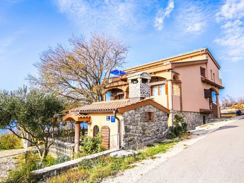 Apartment ideal for family or hiking lovers ☀️🐬 - Image 1