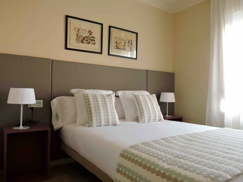 A charming, newly renovated apartment in the center - Image 1