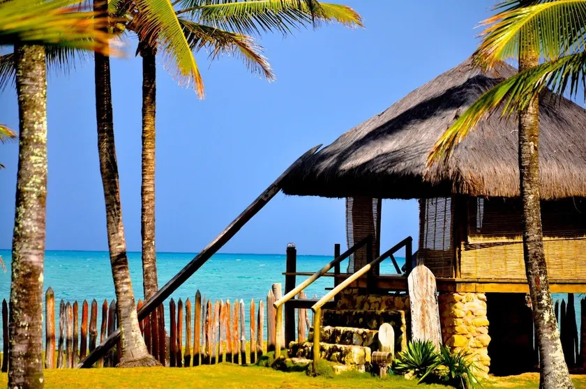 House on the edge of Taipús Beach - Image 1