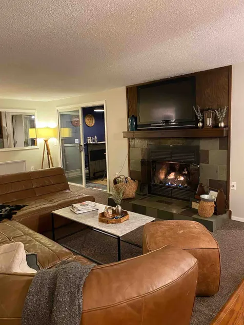 Mt. Snow Slow Lane Lodge - Image 1