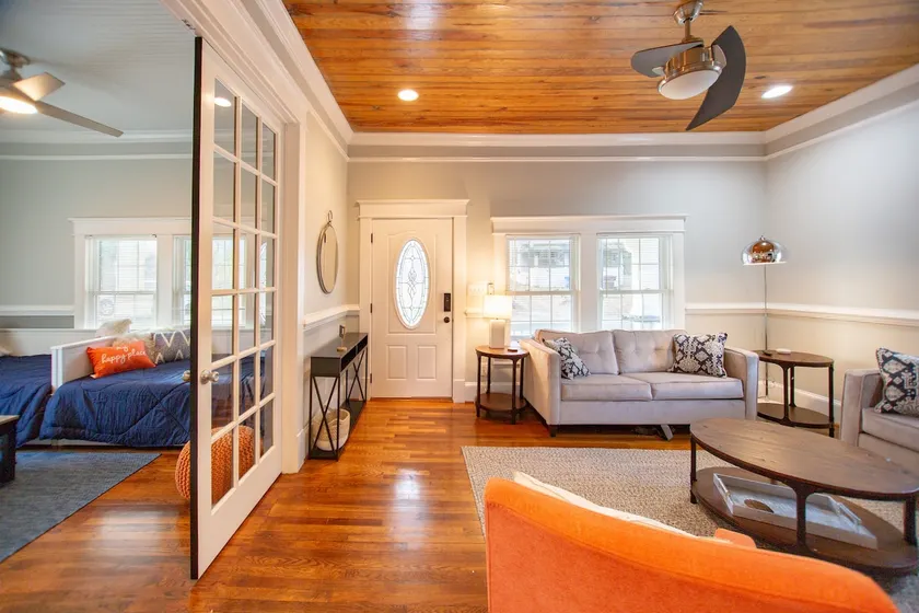 Charming 3bd/2ba, Bungalow near Duke and Downtown. - Image 1