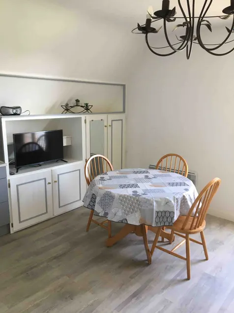 2 bedrooms near Flers, 58 m2, private parking - Image 1