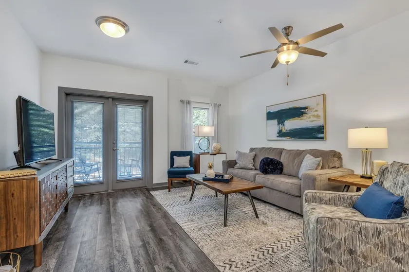 NEWCondo2BR / 2BA, pool - Image 1