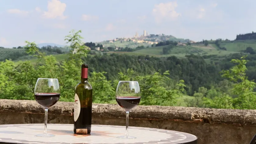 THE BEST VIEW two-room apartment overlooking San Gimignano - Image 1