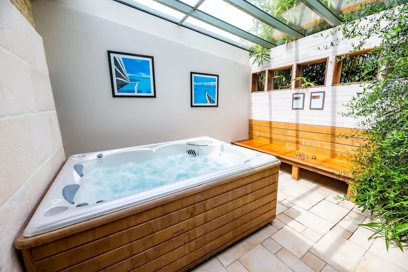 House ”Majo” Private Jacuzzi access to pool and Spa - Image 1