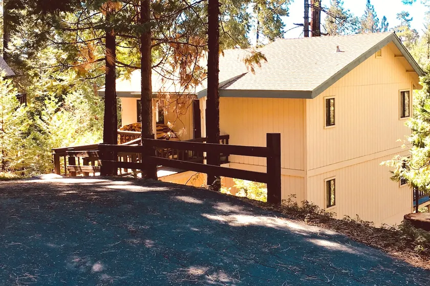 Newly Remodeled Cozy Cabin in Blue Lake Springs - Image 1