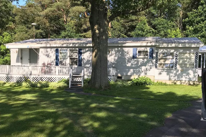 North Sandy Pond Cottage with lot on Skinner Creek - Image 1