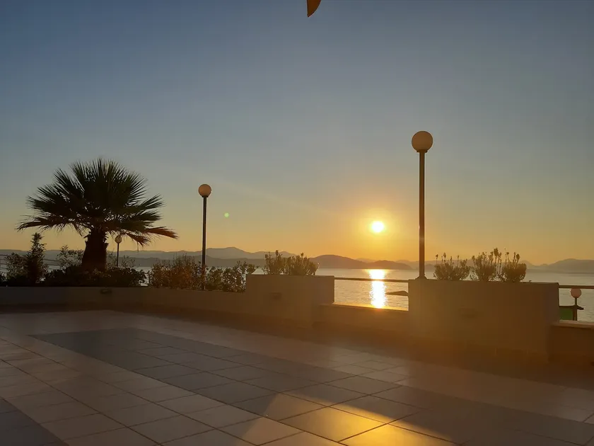 Seaside apartment - Image 1