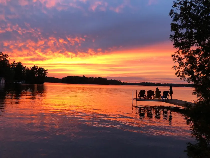 Severn Waterfront Cottage with breathtaking sunset - Image 1