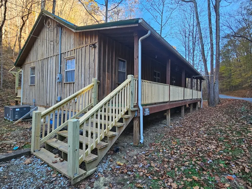 Creekside Cabin - Image 1