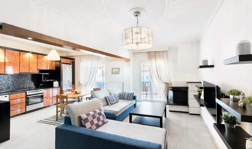 Seafront 2 bedrooms apartment - Image 1