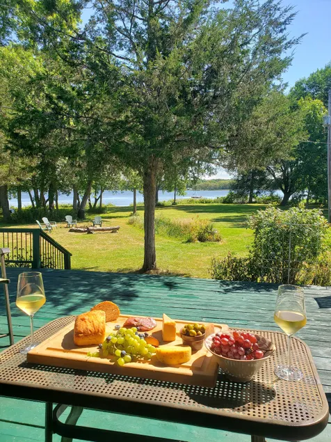 Big Island LakeHouse waterfront & hot tub - Image 1