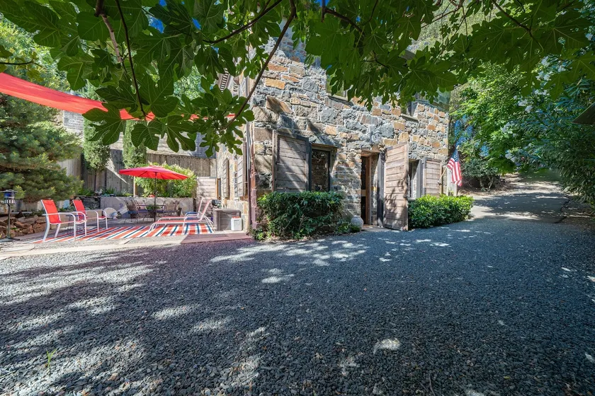 Historic Stone Home and Charming Retreat Getaway! - Image 1