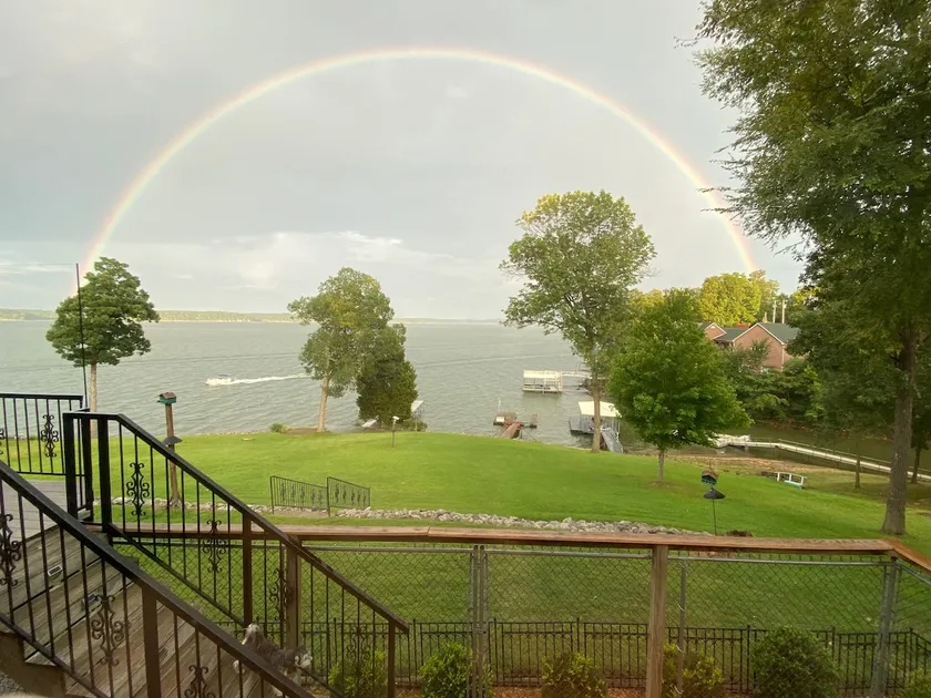 Lake Front With Beautiful View. - Image 1