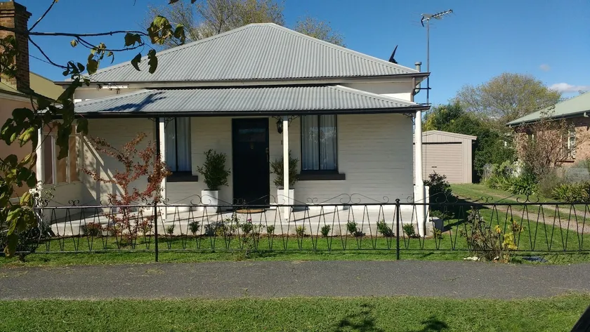 Cosy cottage - walk to city centre - Image 1