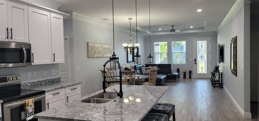 Comanche Home Close To Atractions and Downtown - Image 1
