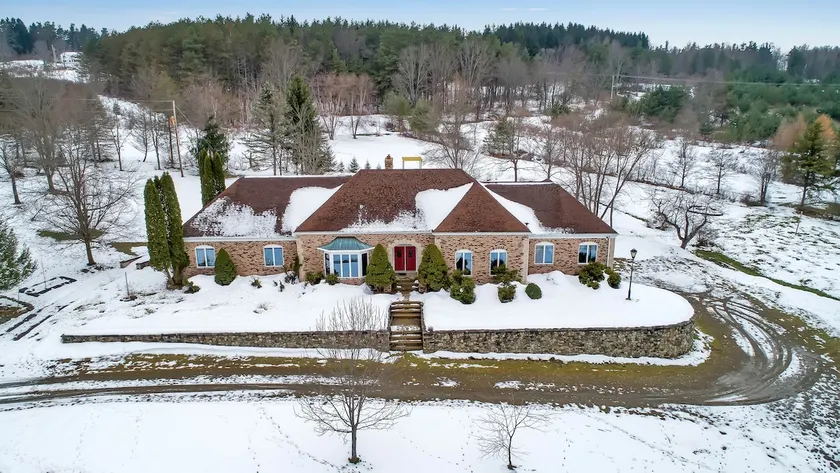 Ashford Villa near Ellicottville - Image 1