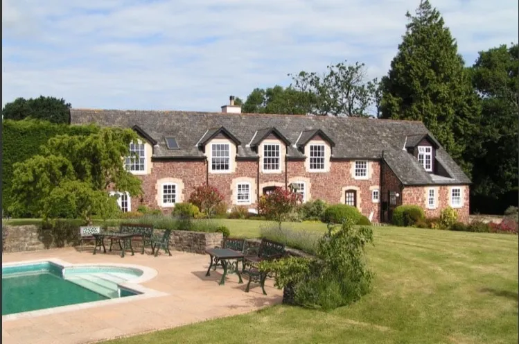 Periton Park Court: The Stables (swimming pool) - Image 1