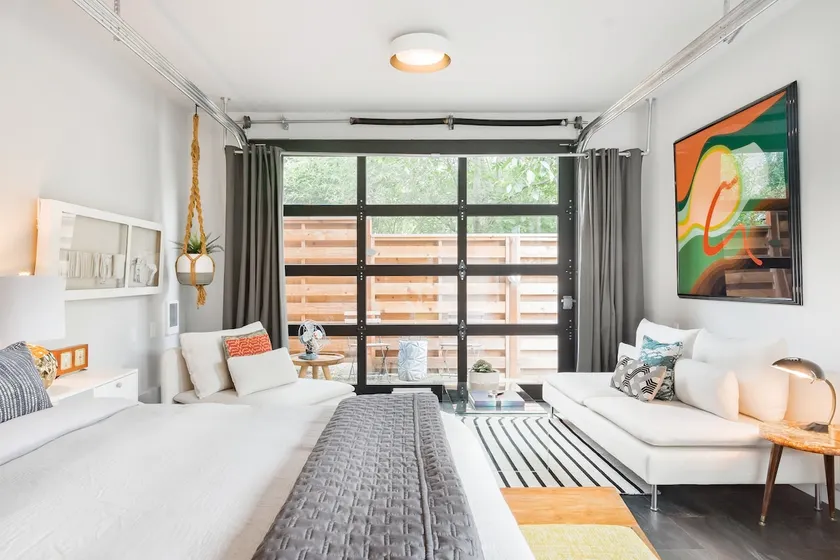 Explore Portland on Foot from Your Modern Retreat - Image 1