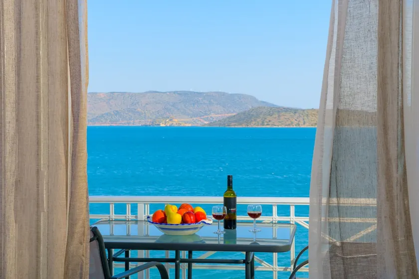 Margarita's Seafront Luxury Apartment - Image 1