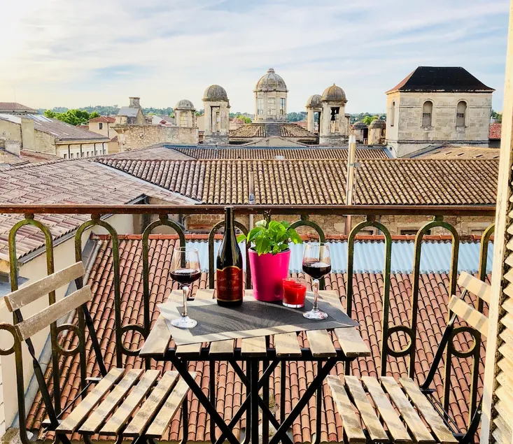 On the rooftops of Nîmes - Image 1
