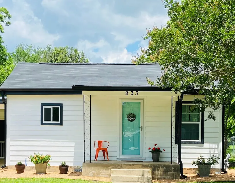 The Cottage on Clearfork - Image 1