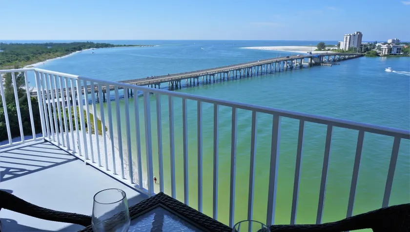 Beachfront Lovers Key - Image 1