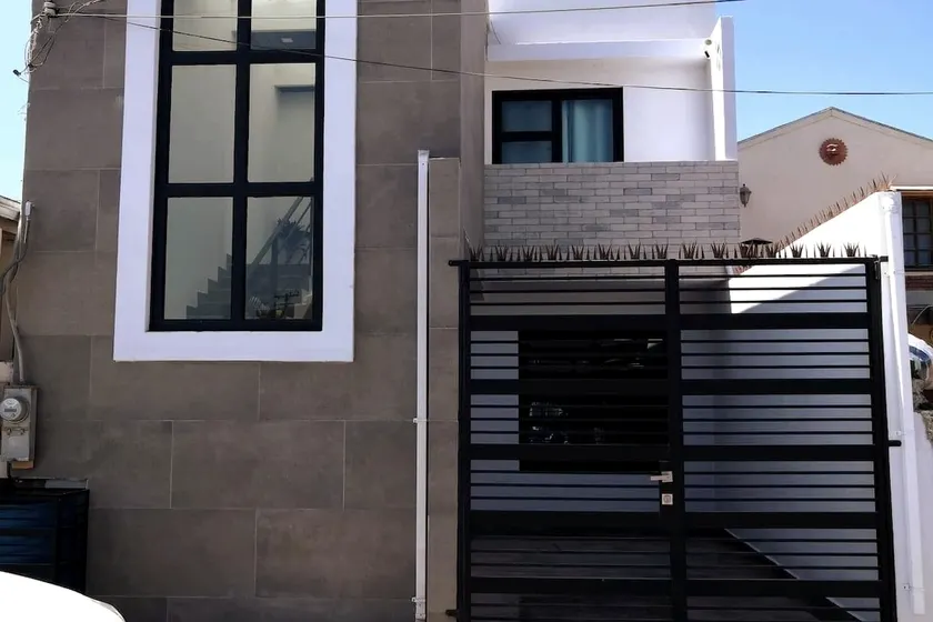 Modern Condo with Stunning Sunset View - Image 1