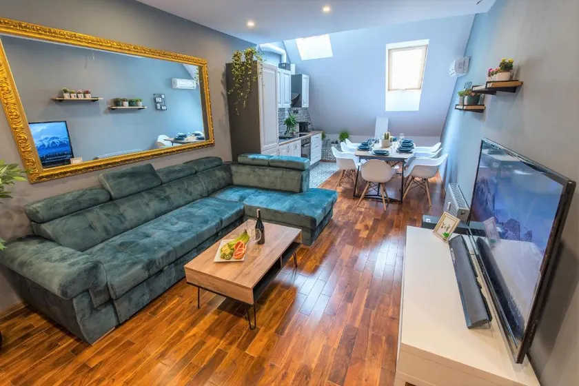 New Como Apartment for 10 people in the heart of Wrocław - Image 1