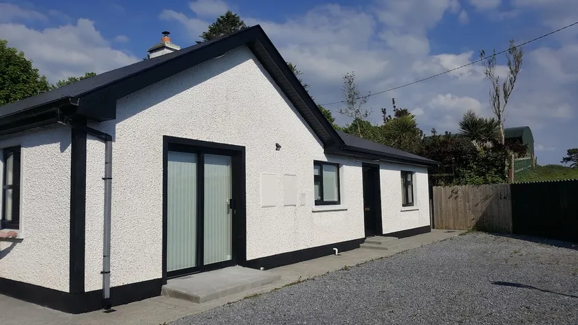 Ashford Villa -Cottage 2 - Image 1