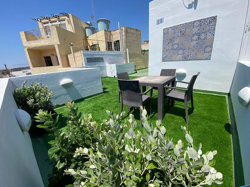 Two Bedroom - Private terrace - Aircon - Free WiFi - Image 1