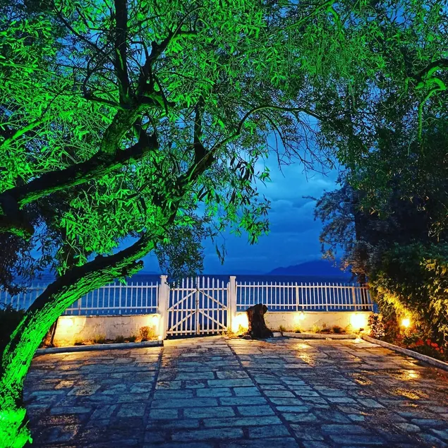 Villa 283 into the blue - Image 1