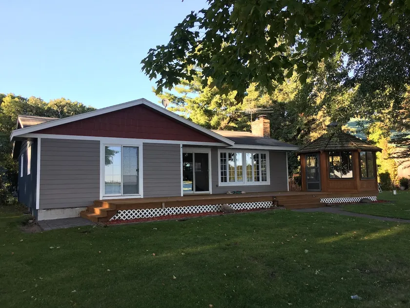 Boone Dock Lake House - Image 1